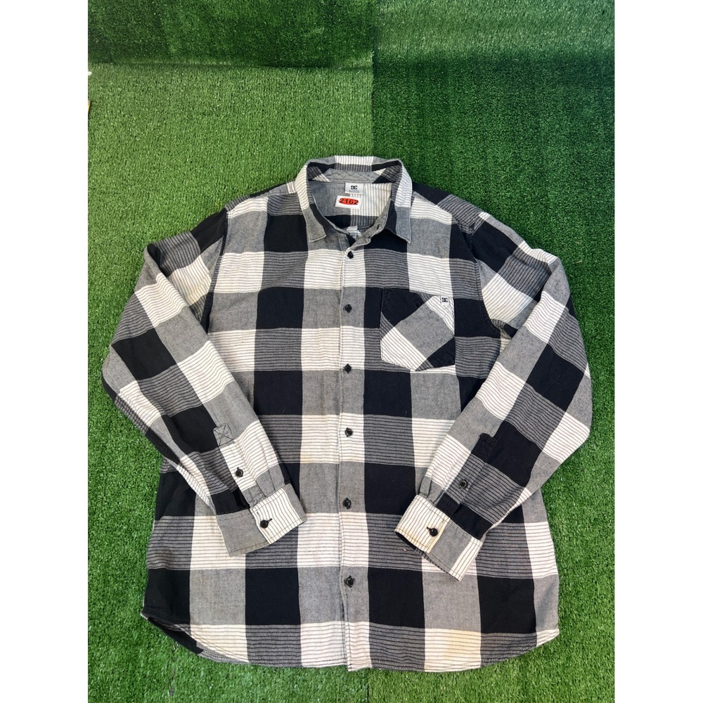 DC Shoes Mens XL Flannel Shirt Buffalo Plaid Black White Grey Button Down LS